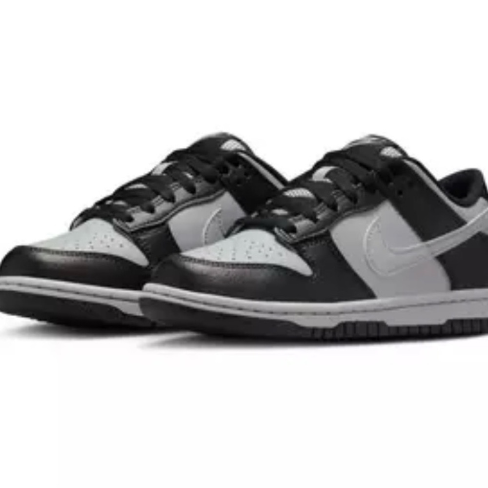 NIKE DUNK LOW GS - Size 6.5Y